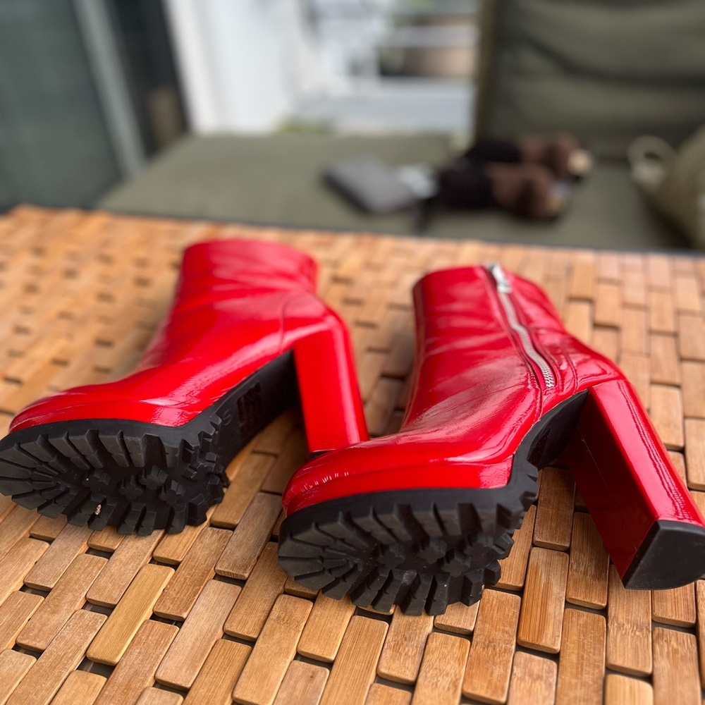 booties - Picture 5 of 6